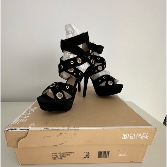 Michael Kors Delilah Grommet Platform suede ankle strap heels size 5 1/2 black - Picture 15 of 15